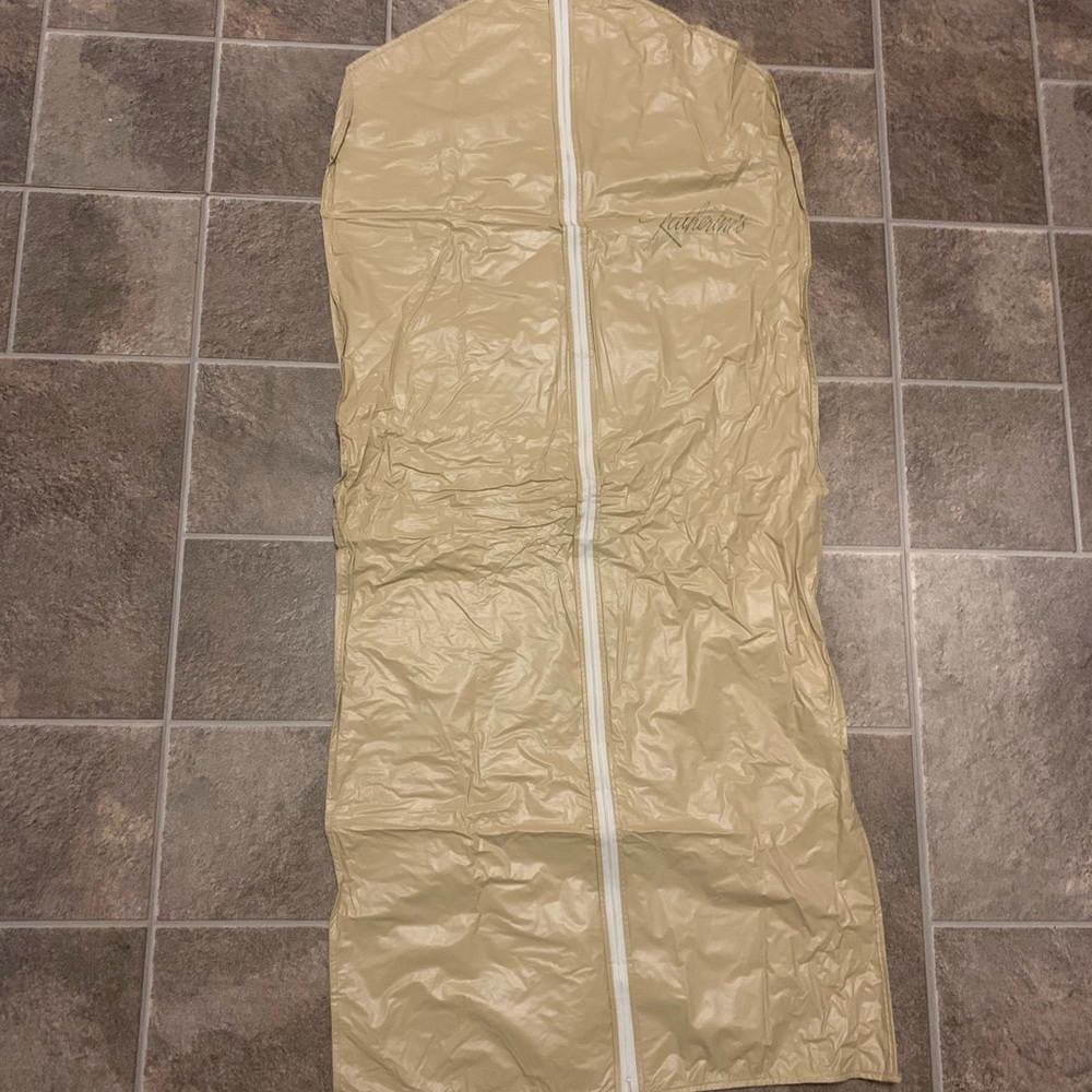 Katherine’s Brand Nylon Tan Beige Women’s Dress Garment Bag